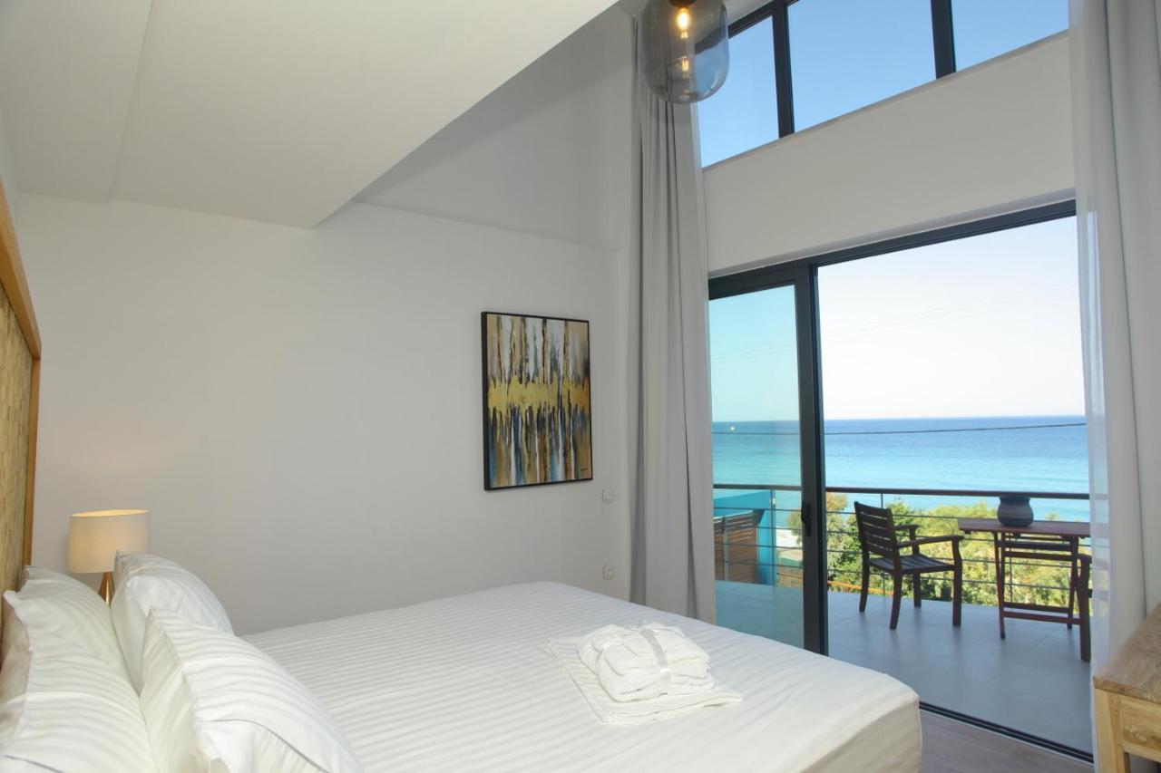 Capro - Milos Bay Villas Áyios Nikítas Esterno foto