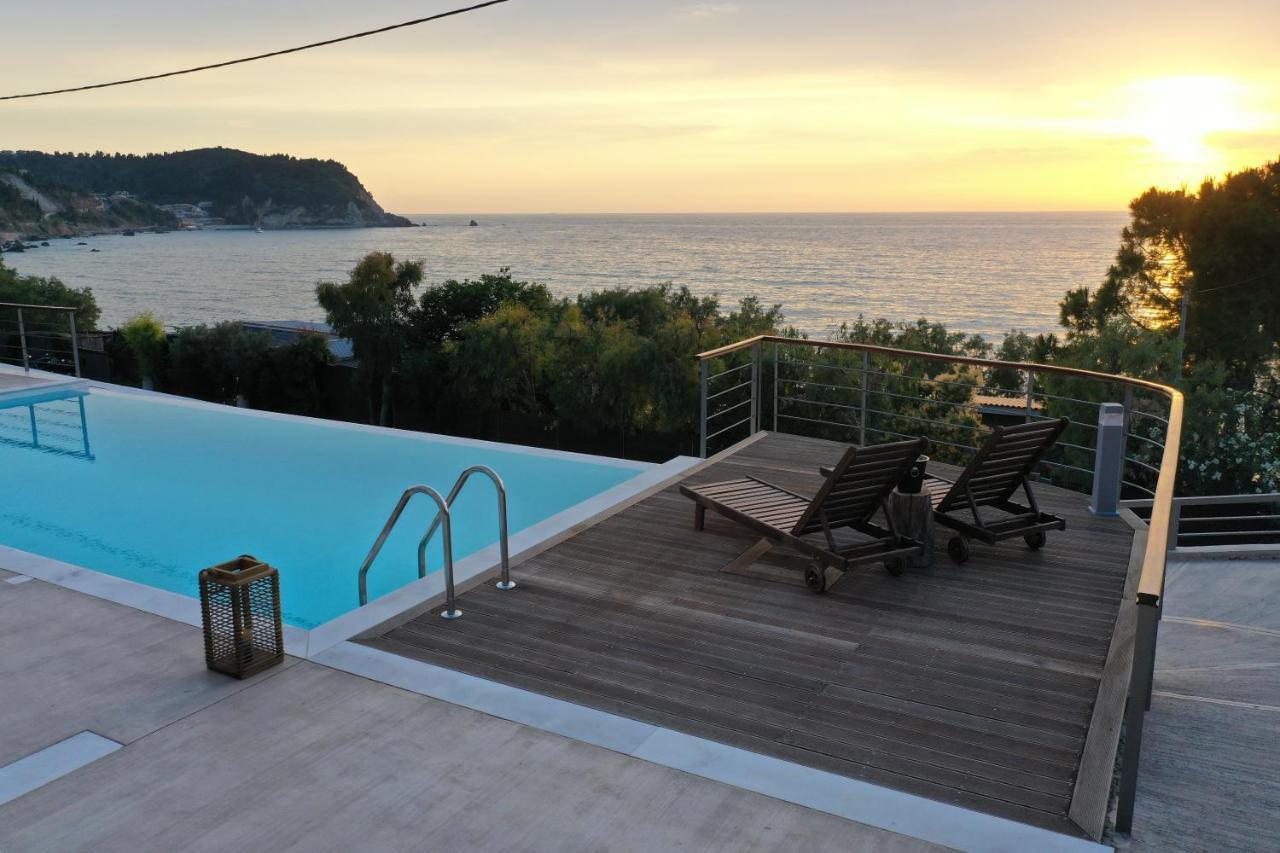 Capro - Milos Bay Villas Áyios Nikítas Esterno foto
