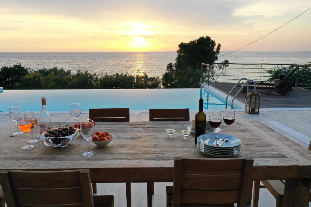 Capro - Milos Bay Villas Áyios Nikítas Esterno foto