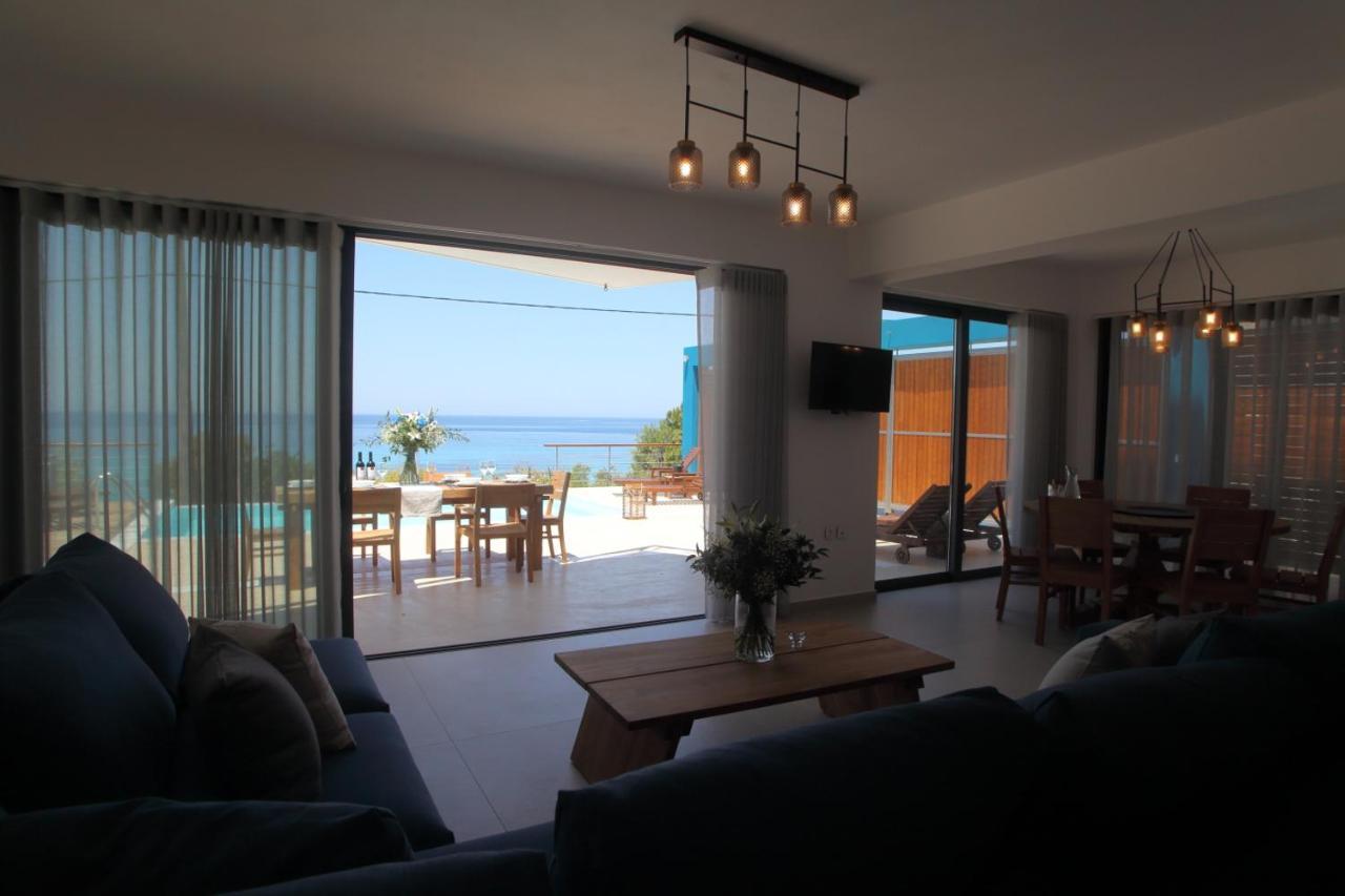 Capro - Milos Bay Villas Áyios Nikítas Esterno foto