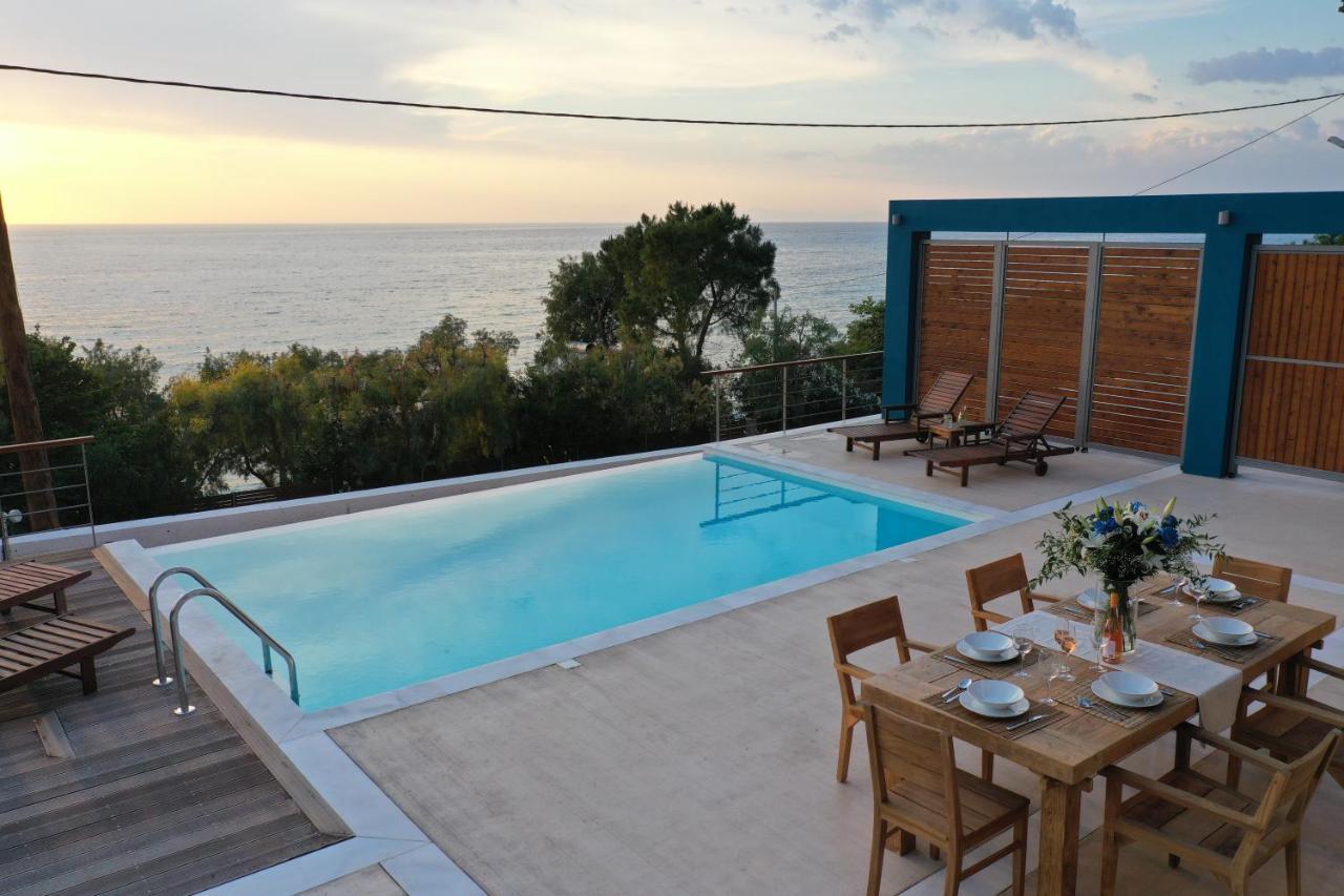 Capro - Milos Bay Villas Áyios Nikítas Esterno foto