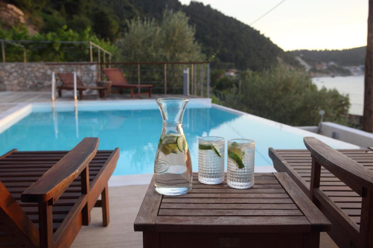 Capro - Milos Bay Villas Áyios Nikítas Esterno foto