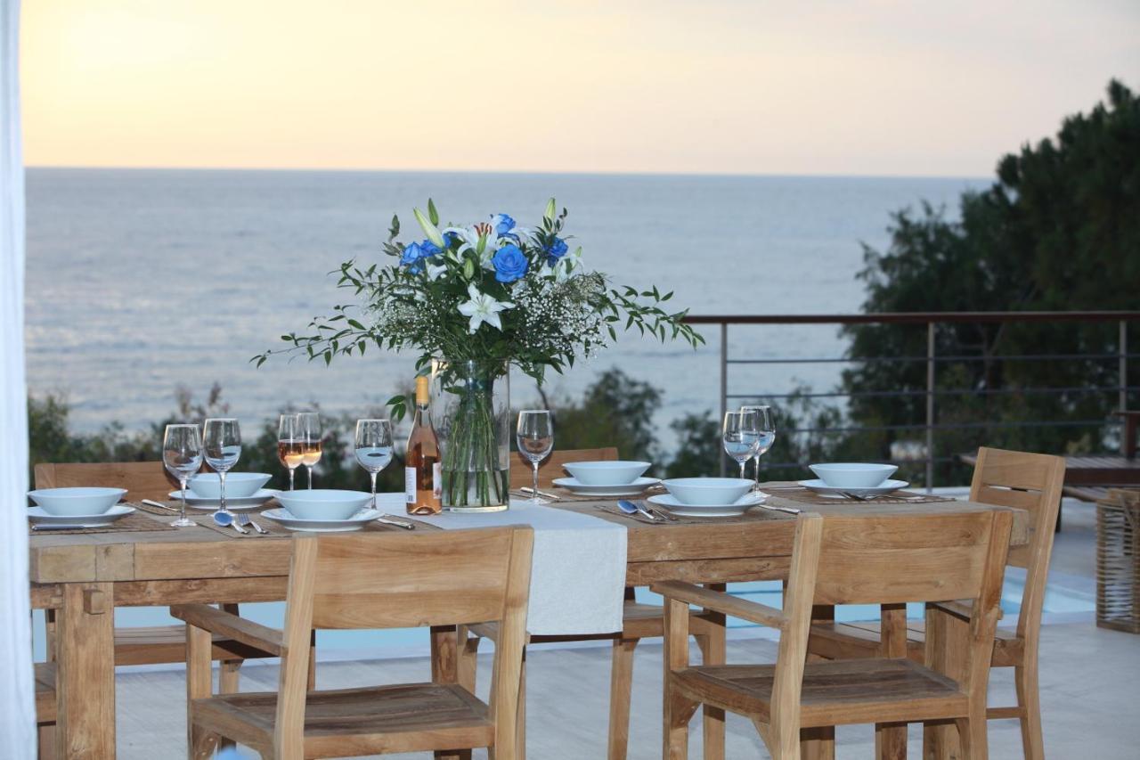 Capro - Milos Bay Villas Áyios Nikítas Esterno foto