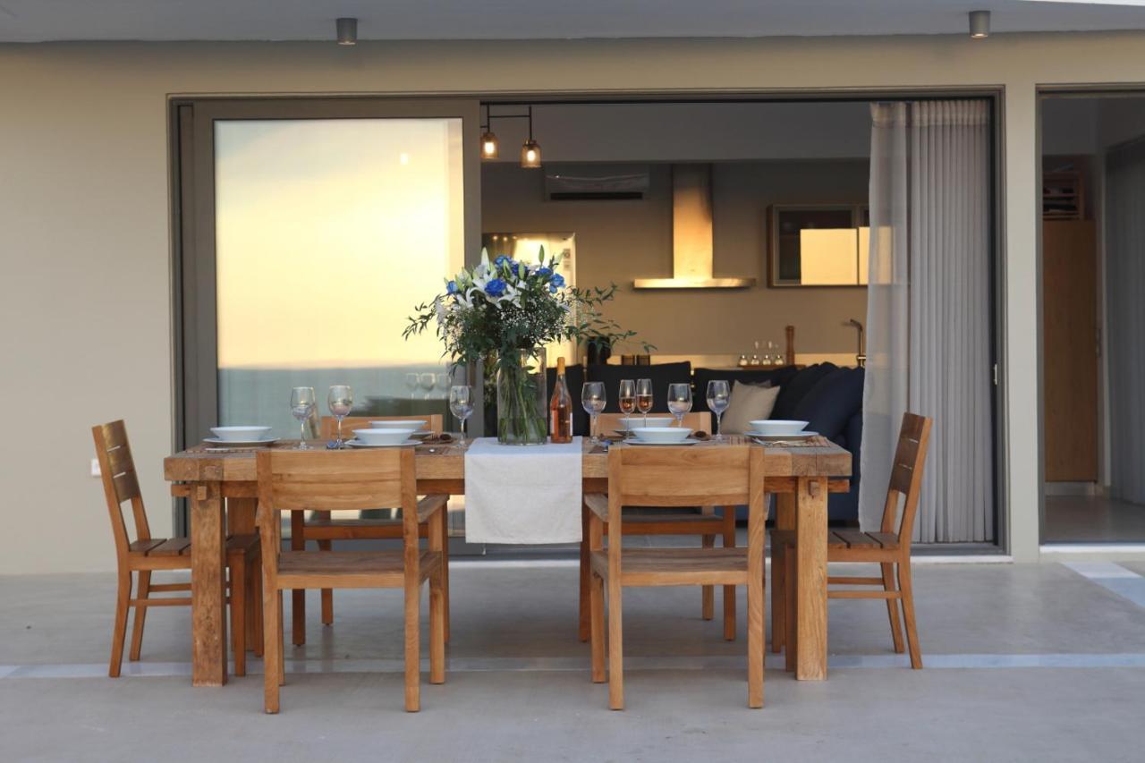 Capro - Milos Bay Villas Áyios Nikítas Esterno foto