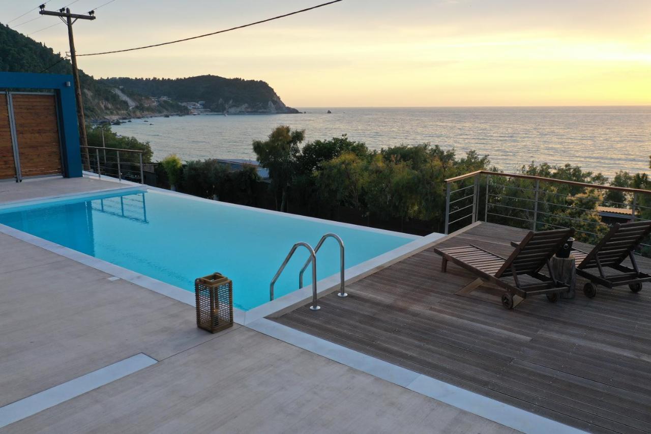 Capro - Milos Bay Villas Áyios Nikítas Esterno foto